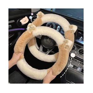 غطاء عجلة قيادة من الفرو للشتاء شاجي للفتيات غطاء عجلة قيادة من الفرو للسيارة من الداخل - Product Image 1