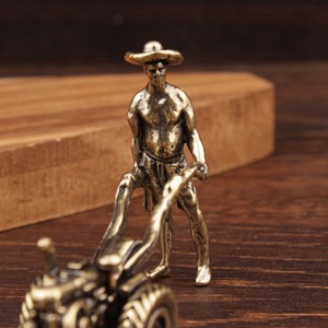 Modèle miniature de tracteur en laiton, artisanat créatif, ornement de style chinois pour la décoration de la maison et du salon - Product Image 3