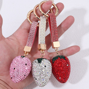 Llavero <span class=keywords><strong>con</strong></span> Colgante de Fresa <span class=keywords><strong>con</strong></span> Diamantes en 3D, Bonito Colgante de Fruta para Bolsos, Carteras y Mochilas - Product Image 1