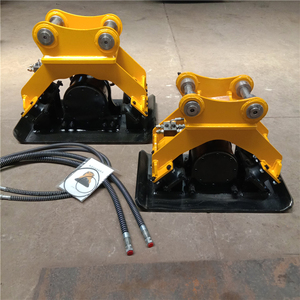 Compacteur à plaques hydraulique compatible avec diverses excavatrices de différentes tonnages. Il intègre les opérations de remblayage et de compactage. - Product Image 6