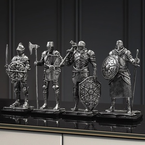 Bestseller Transfrontaliero: Statuetta in Resina Vintage di Guerriero Greco a Cavallo, Decorazione Creativa per Soggiorno con Armatura e Cavallo, Verniciatura a Spruzzo - Product Image 4