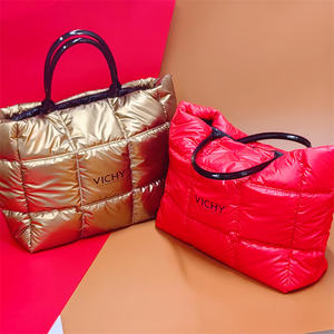 Nuevo diseño de gran capacidad de moda de nailon bolso de hombro hinchado acolchado bolso de mano acolchado para mujer - Product Image 5