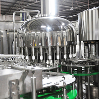 Machine de remplissage et de bouchage entièrement automatique pour eau pure, ligne de production d'eau en bouteille, aliments et boissons