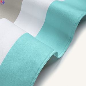 منشفة شاطئ مخصصة بطباعة رقمية، منشفة شاطئ خفيفة الوزن من الألياف الدقيقة مقاومة للرمال بتصميم مخصص - Product Image 5