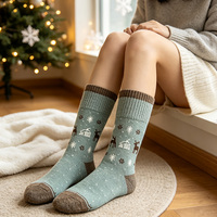 Chaussettes de Noël Off White pour femmes, motif jacquard lapin et flocon de neige, mi-mollet, en coton, chaussettes de fête, en stock