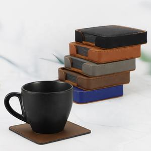 Ensemble <span class=keywords><strong>de</strong></span> 6 sous-verres carrés en similicuir personnalisables et résistants à la chaleur avec support – Vente en gros - Product Image 2