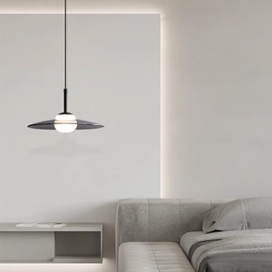 โคมไฟเพดานสไตล์อิตาเลียนหลังสมัยใหม่สำหรับร้านอาหาร บาร์ และห้องนอน โคมไฟห้อยดีไซน์สร้างสรรค์พร้อมแหล่งจ่ายไฟ AC สำหรับตกแต่งหน้าต่าง - Product Image 5