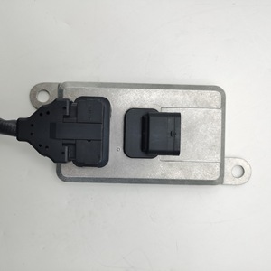 Sensor de NOx Iveco 5801881001 5WK96791A para camión de servicio medio, pieza de repuesto - Product Image 1