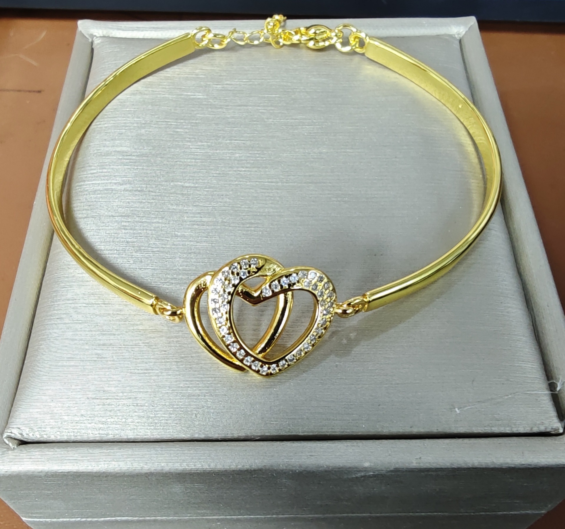 Double heart bracelet-gold