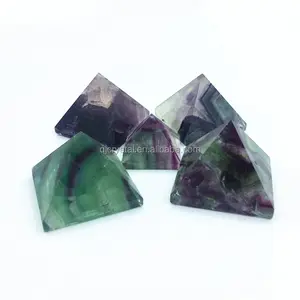 Naturale piramide di cristallo di quarzo fluorite verde egitto piramide per la decorazione