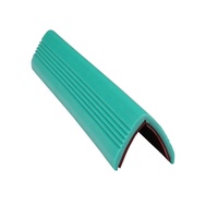 Profilé d'extrusion déco Profilé d'angle en L d'extrusion Profilé d'angle en plastique PVC Angle de taille inégale Garniture d'angle en plastique personnalisé Protection des bords en plastique