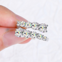 Bague de fiançailles et de mariage de luxe pour femme, plaquée or 14 carats, avec moissanite ronde taillée de 5,5 mm et tige torsadée, avec certificat