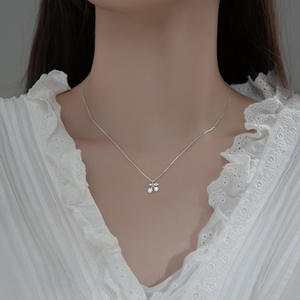 Collier pour femme en argent S925 D9346, style court, élégant, tempérament, perle d'eau douce, lumière intense, design élégant en forme de goutte d'eau - Product Image 2