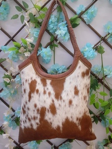 Bolso Tote de Hombro Casual de Cuero Genuino Marrón Hecho a Mano para Mujer con Forro de Algodón Premium y Cierre de Cremallera Resistente - Product Image 4