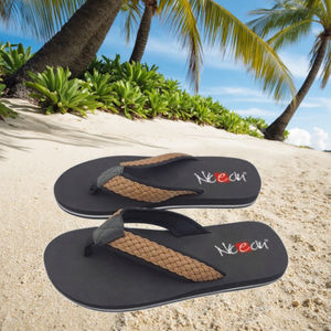 Tongs d'été pour hommes Pantoufles d'extérieur confortables Tongs de plage souples Fabriquées en Chine Vente en gros bon marché - Product Image 1