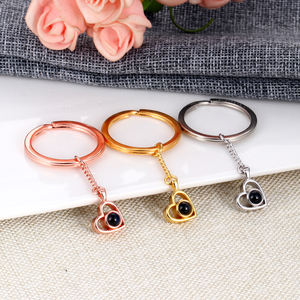 <span class=keywords><strong>Porte</strong></span>-clés personnalisé en laiton avec <span class=keywords><strong>photo</strong></span> de couple, en cuivre et zircon, pour femme, idéal pour un cadeau d'anniversaire - Product Image 1