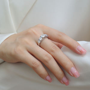 क्लासिक्स डिजाइन गहने सगाई चांदी के छल्ले गोल शानदार मोइससानाइट रिंग हाइपोएलर्जेनिक शादी वादा रिंग - Product Image 4