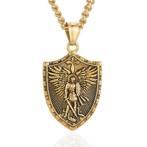 Collier pendentif ange en acier inoxydable 316 plaqué or 14k 18k, style médiéval vintage, résistant à l'eau et inaltérable, pour homme - Product Image 1