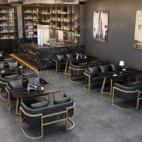 Vente flash - Ensemble table et chaises de restaurant sur mesure, structure métallique, design moderne et luxueux, café, bar, bistrot, hôtels