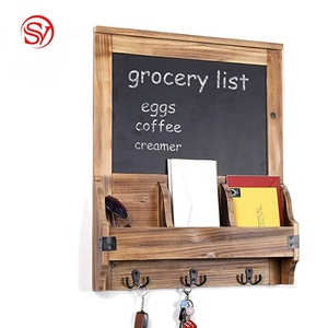 Étagère murale rustique en bois brûlé <span class=keywords><strong>organisateur</strong></span> de <span class=keywords><strong>courrier</strong></span> d'entrée <span class=keywords><strong>mural</strong></span> avec panneau de tableau noir et crochets à clés étagères flottantes en bois - Product Image 1