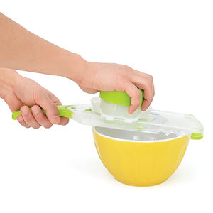 <span class=keywords><strong>Mandoline</strong></span> de cuisine manuelle <span class=keywords><strong>en</strong></span> plastique durable, lame <span class=keywords><strong>réglable</strong></span> <span class=keywords><strong>en</strong></span> forme de V, multifonction, pour une utilisation quotidienne, coupe-légumes - Product Image 2