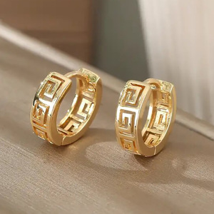 Orecchini a Cerchio Geometrici per Donne, Design con Motivo Traforato, Accessori per Orecchie da Indossare Quotidianamente - Product Image 2