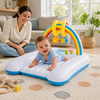 Tapis de sol gonflable souple en PVC pour bébé, tapis de jeu d'activités avec balles suspendues, vente en gros