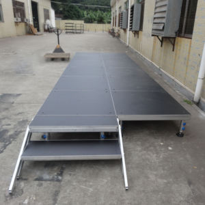 Escenario Portátil Ajustable de Aluminio, Fácil de Montar, con Superficie Antideslizante, para Eventos y Festivales - Product Image 2
