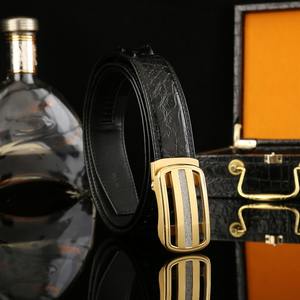 Ceinture pour homme personnalisée en cuir de crocodile classique, boucle en acier à verrouillage automatique, carrée, légère et durable - Product Image 6