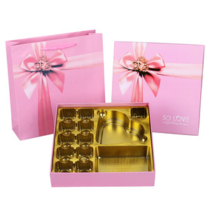 Vente en gros Boîte-cadeau Anniversaire Saint Valentin Boîte d'emballage en carton pour chocolat avec inserts et nœud - Product Image 1