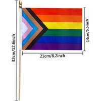 Petit drapeau arc-en-ciel lesbien gay LGBTQ de fierté promotionnel, mini drapeau à main avec mât en plastique pour célébration, fête, vacances