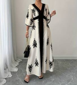 Robe longue en mousseline de soie à imprimé cachemire, col en V, manches évasées, style vintage décontracté et élégant pour les vacances et les soirées estivales - Product Image 3