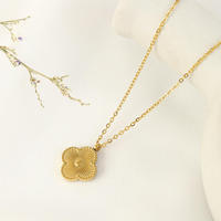 Vente en gros, pendentif polyvalent en or 18 carats à cinq feuilles, trèfle à quatre feuilles, collier en acier inoxydable pour femmes, pendentifs et breloques à la mode