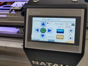 Machine de découpe numérique XY manuelle 1300 mm NDL-1300/1600 Nataly pour autocollants de voiture et papier peint - Product Image 2