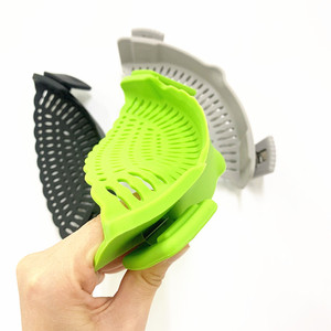 Passoire en silicone résistante à la chaleur avec clip de fixation pour la casserole, passoire à pâtes autocollante pour casseroles et poêles - Product Image 3