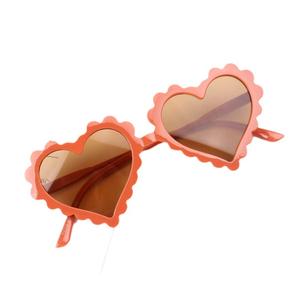 À la mode nouvelles lunettes de soleil en forme de coeur pour enfants mignon bébé fille multicolore correspondant lunettes irrégulières enfants chapeaux - Product Image 5