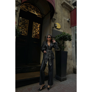 Completo da <span class=keywords><strong>Donna</strong></span> con Giacca e Pantaloni <span class=keywords><strong>in</strong></span> <span class=keywords><strong>Pelle</strong></span> <span class=keywords><strong>Nera</strong></span> - Product Image 3