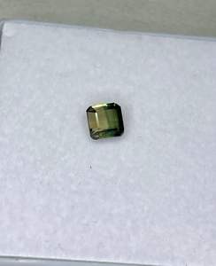 Pierre précieuse de tourmaline naturelle brute de qualité supérieure pour la mise à la terre, la protection et le nettoyage énergétique, disponible à un bon prix - Product Image 4