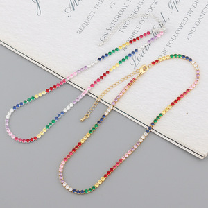 Collar de Barra de Cristal Baguette Arcoíris con Cadena de Serpiente de Cobre Bañado en Oro de 18K, Cadena Delicada y Colorida para Clavícula - Product Image 6