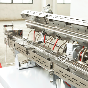 XINDA Máy Đùn Trục Vít Đôi Hạt Nhựa PVC Hỗn Hợp Tự Động Với Vỏ Sò Barrrel - Product Image 6