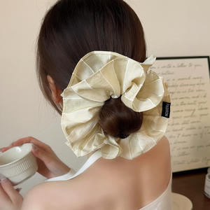 Lot de scrunchies XL en coton à rayures superposées, élastiques pour cheveux, accessoires de coiffure, motif à carreaux et fleurs - Product Image 4