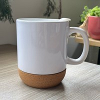 Vente en gros de 400ml de tasses en céramique de sublimation blanc mat avec couvercle de tasse en liège isolé et anti-éclaboussures