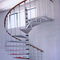 Escalier en colimaçon intérieur en acier au carbone sur mesure pour grenier avec rampe en acier inoxydable 304 et marches antidérapantes pour deuxième étage