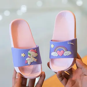 Zapatillas antideslizantes de Mickey y Minnie Mouse para niños, zapatos de playa, chanclas de verano