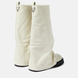 Vente en gros de qianlian <span class=keywords><strong>Bottes</strong></span> longues à plateforme pour femmes <span class=keywords><strong>Bottes</strong></span> plates à tige large en <span class=keywords><strong>cuir</strong></span> souple de marque privée pour femmes au genou - Product Image 4