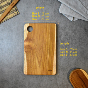 Tabla de cortar cuadrada de madera de teca Pepita, tamaño XS, ofrece un color natural de madera, con una superficie duradera y no tóxica para un corte preciso. - Product Image 4