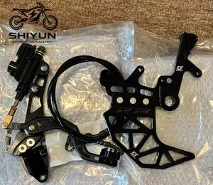 Kit <span class=keywords><strong>de</strong></span> <span class=keywords><strong>frein</strong></span> à pied Surron Ultra Bee - Système <span class=keywords><strong>de</strong></span> <span class=keywords><strong>frein</strong></span> arrière à double étrier à pistons opposés pour <span class=keywords><strong>moto</strong></span> électrique <span class=keywords><strong>de</strong></span> motocross tout-terrain - Product Image 1