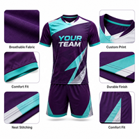 Tenues de football personnalisées pour les ligues jeunes, maillots de football personnalisés pour les équipes d'académies et les compétitions saisonnières