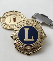 Emblema Metálico Antiguo Tradicional Lions International para Coche - Insignia Premium de Aleación de Zinc para Parrilla Delantera con Impresión UV y Kit de Montaje