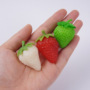 Porte-clés fraise en PVC, pendentif de sac fraise créatif blanc laiteux, accessoire de photographie fruit simulé - Product Image 2
